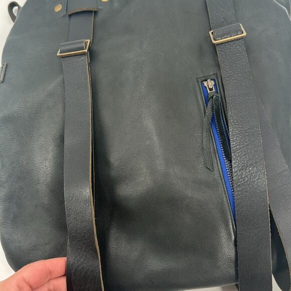 Spencer Devine classic core blacks leather bag - Picture 4 of 11